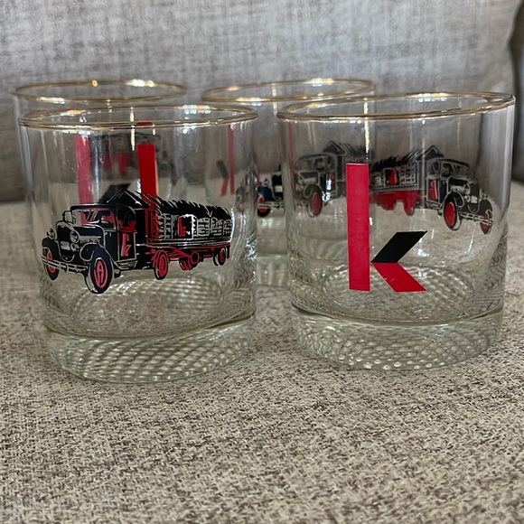 Vintage Whisky Glasses Car Liqueur Barware. RARE